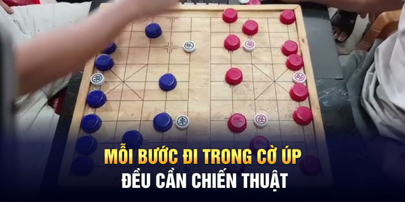 Mỗi bước đi trong cờ úp đều cần chiến thuật
